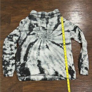 Simply Southern Women's Black, Gray Tie Dyed & Gold Glitter Sweatshirt